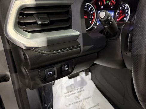 Used 2023 GMC Acadia SLE w/ Driver Convenience Package image 13