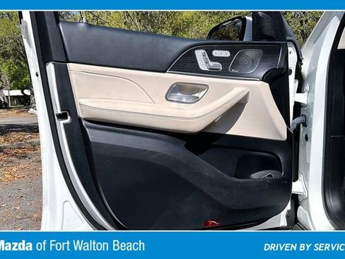 Used 2023 Mercedes-Benz GLS 580 4MATIC image 17