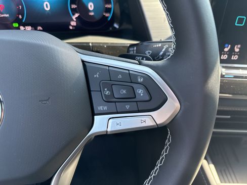 New 2026 Volkswagen Atlas Cross Sport SE image 15