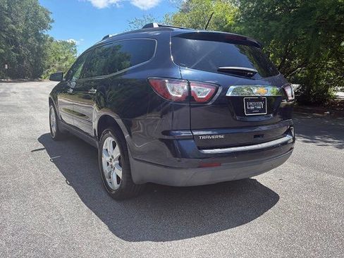 Used 2017 Chevrolet Traverse LT w/ Style and Technology Package FWD image 7