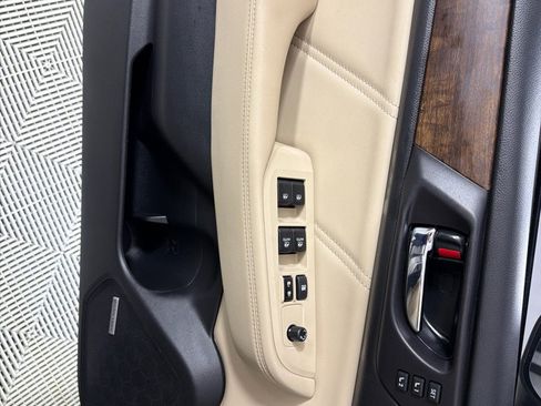 Used 2019 Subaru Outback 2.5i Limited AWD/4WD image 11