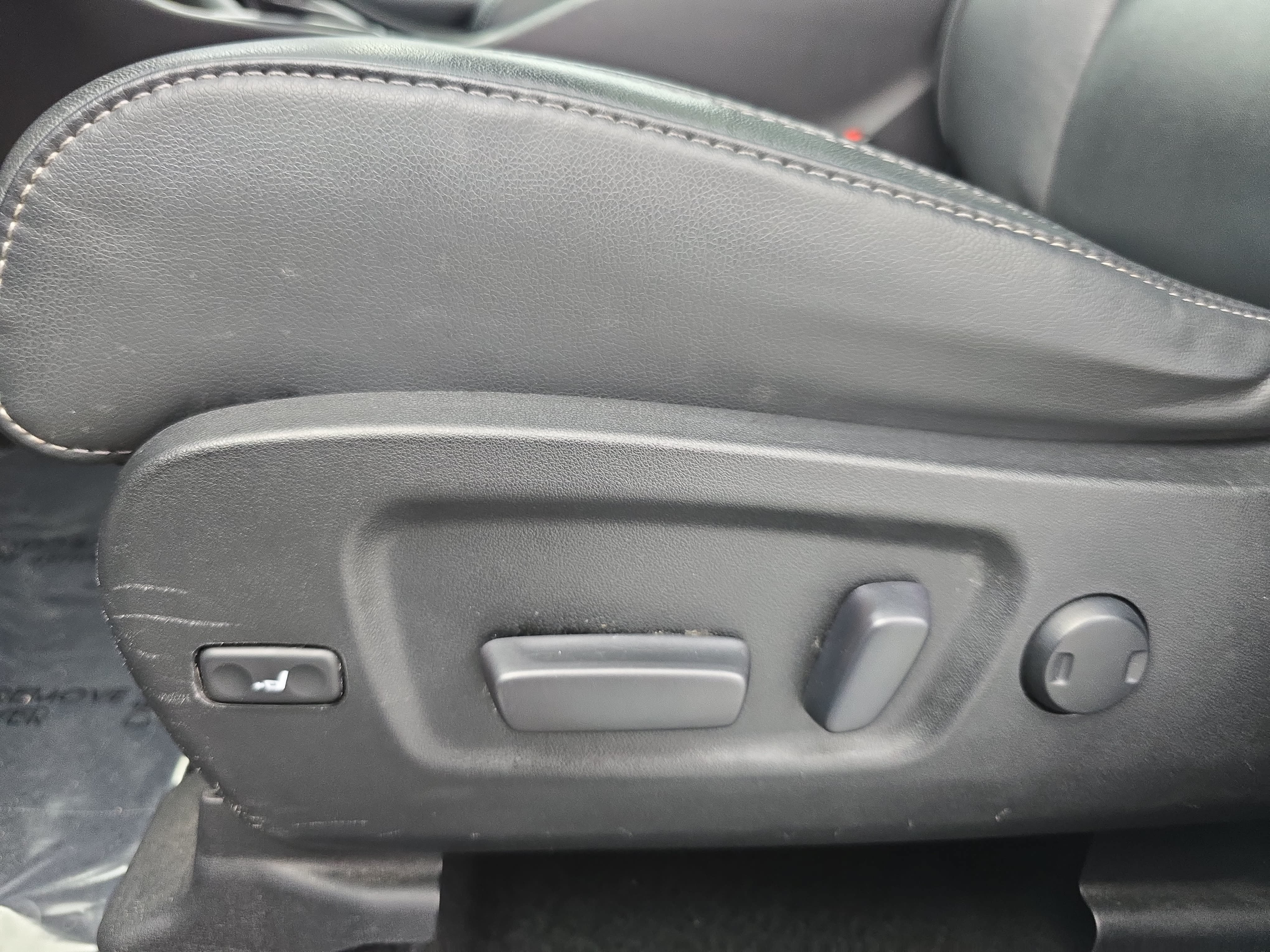Used 2017 Toyota Highlander SE AWD/4WD image 30