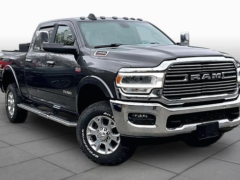 Used 2022 RAM 2500 Laramie AWD/4WD image 3