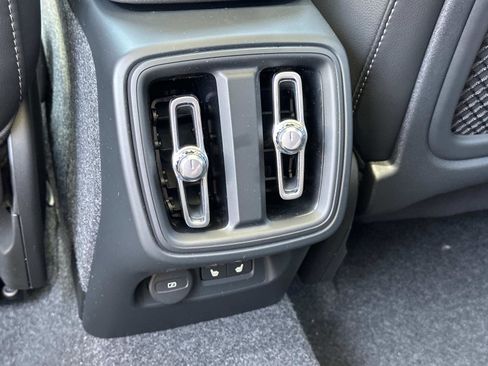 New 2026 Volvo XC40 B5 Core w/ Climate Package image 10