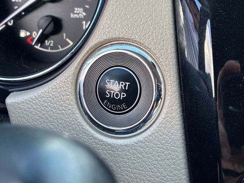 Used 2019 Nissan Rogue SV AWD/4WD image 30