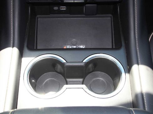 Used 2023 Chevrolet Tahoe Premier AWD/4WD image 40