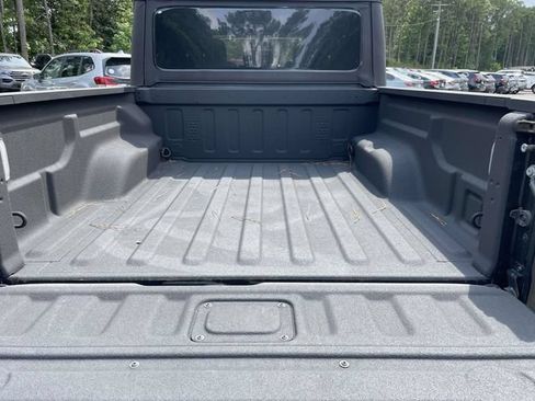 Used 2022 Jeep Gladiator Overland w/ Cold Weather Group AWD/4WD image 21