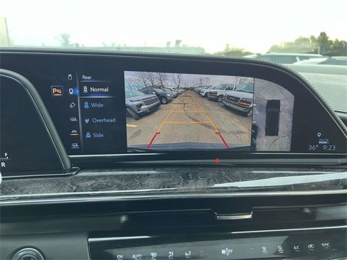 Used 2021 Cadillac Escalade Premium Luxury w/ Performance Package image 26