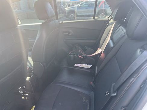 Used 2020 Chevrolet Trax LT w/ LT Convenience Package image 12