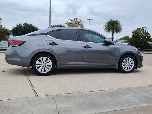 Used 2025 Nissan Sentra S FWD image 10