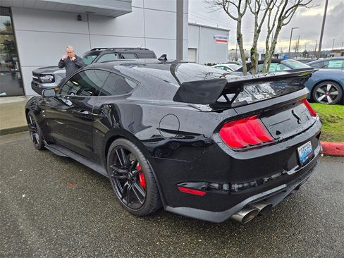 Used 2021 Ford Mustang Shelby GT500 w/ Technology Package image 3