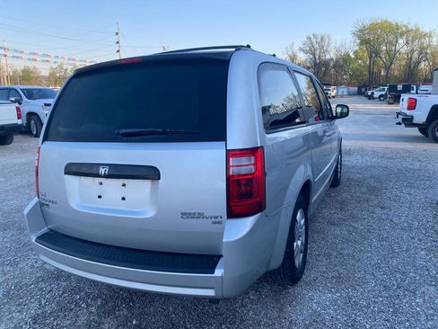 Used 2010 Dodge Grand Caravan SE image 5