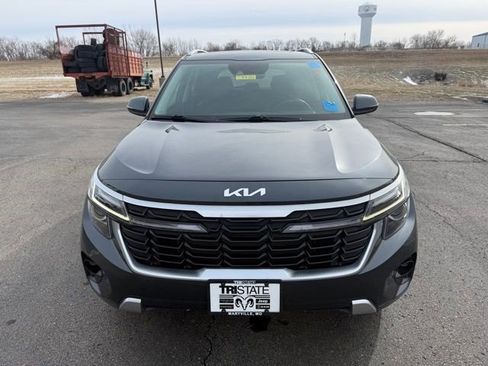 Used 2024 Kia Seltos EX image 2