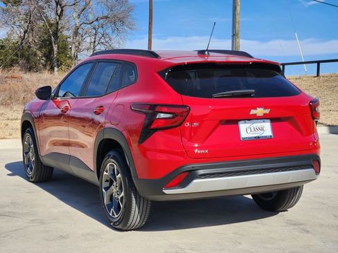 New 2026 Chevrolet Trax LT w/ Driver Confidence Package FWD image 6