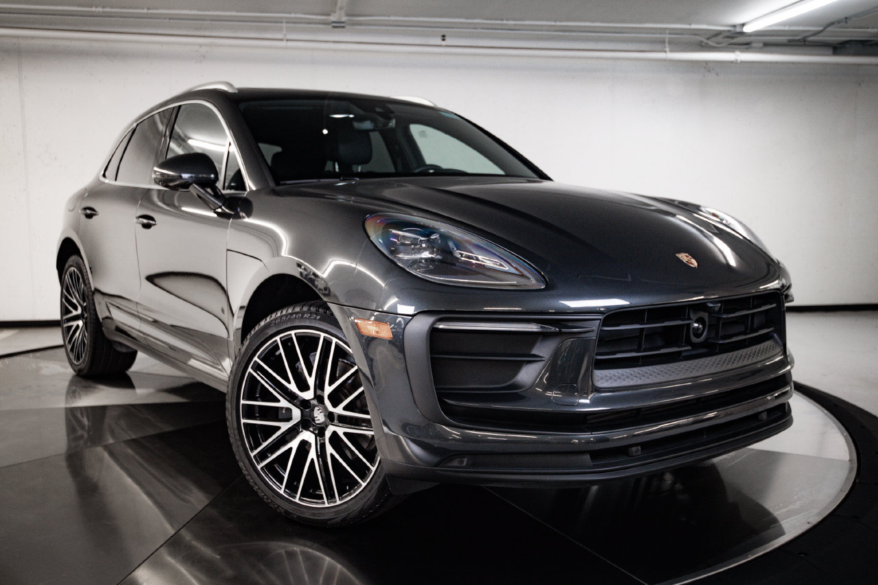 Certified 2026 Porsche Macan AWD/4WD image 9