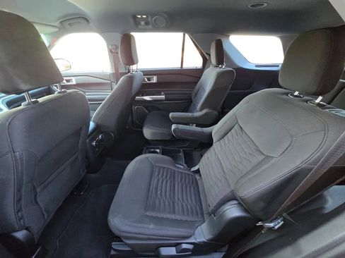 Used 2021 Ford Explorer XLT image 24