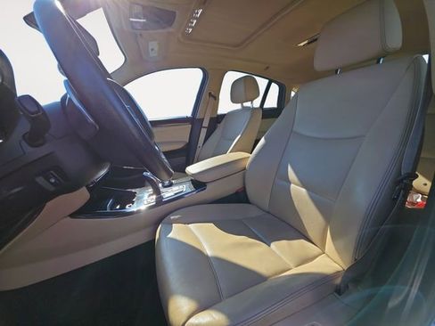 Used 2017 BMW X4 xDrive28i image 9