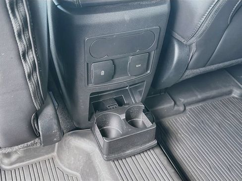 Used 2024 Ford Explorer XLT w/ Equipment Group 202A AWD/4WD image 28