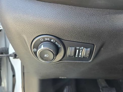 Used 2023 Jeep Compass Limited AWD/4WD image 10