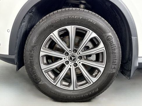 Used 2024 Mercedes-Benz GLC 300 4MATIC image 31