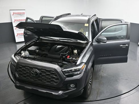 Used 2022 Toyota Tacoma TRD Sport image 38