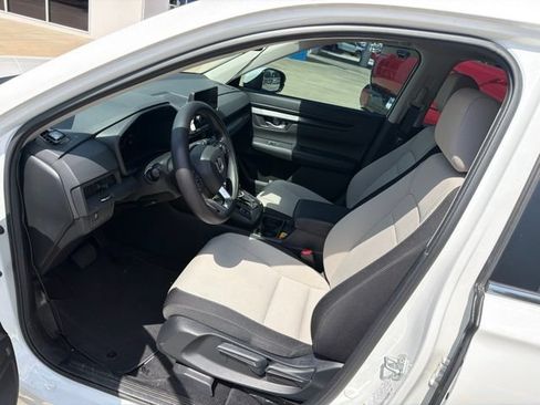 Used 2025 Honda CR-V LX image 11