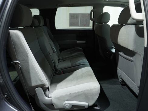 Used 2018 Toyota Sequoia SR5 image 17