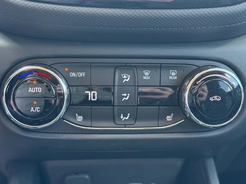 Used 2021 Chevrolet TrailBlazer LT w/ Convenience Package AWD/4WD image 17