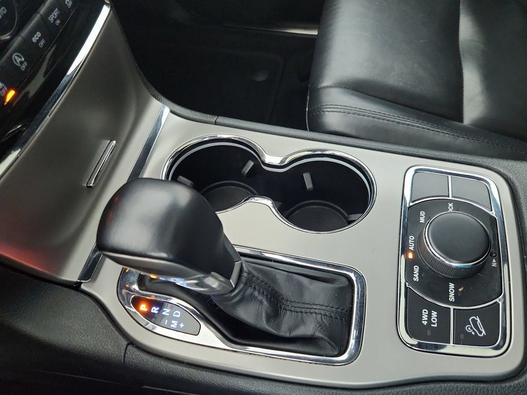 Certified 2022 Jeep Grand Cherokee Limited AWD/4WD image 32