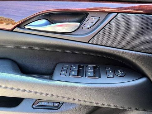 Used 2015 Cadillac Escalade Luxury RWD image 13