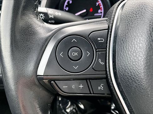 Used 2020 Toyota Camry SE image 17