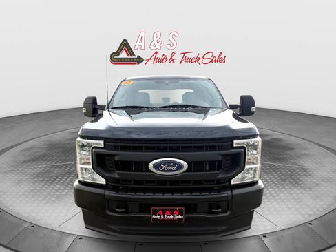 Used 2022 Ford F250 XL w/ Power Equipment Group AWD/4WD image 2