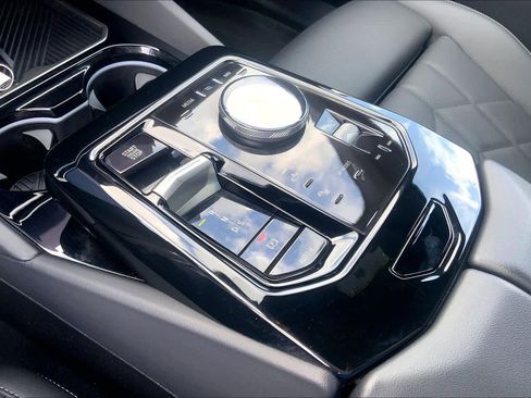 Used 2025 BMW 530i image 16