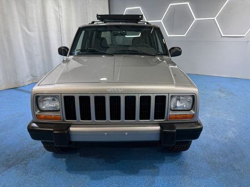 Used 2000 Jeep Cherokee Sport image 2
