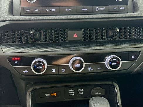 Used 2023 Honda CR-V EX image 9