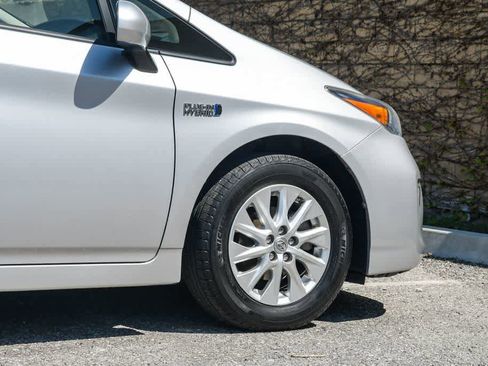 Used 2015 Toyota Prius Prime Plug-In Hybrid image 11