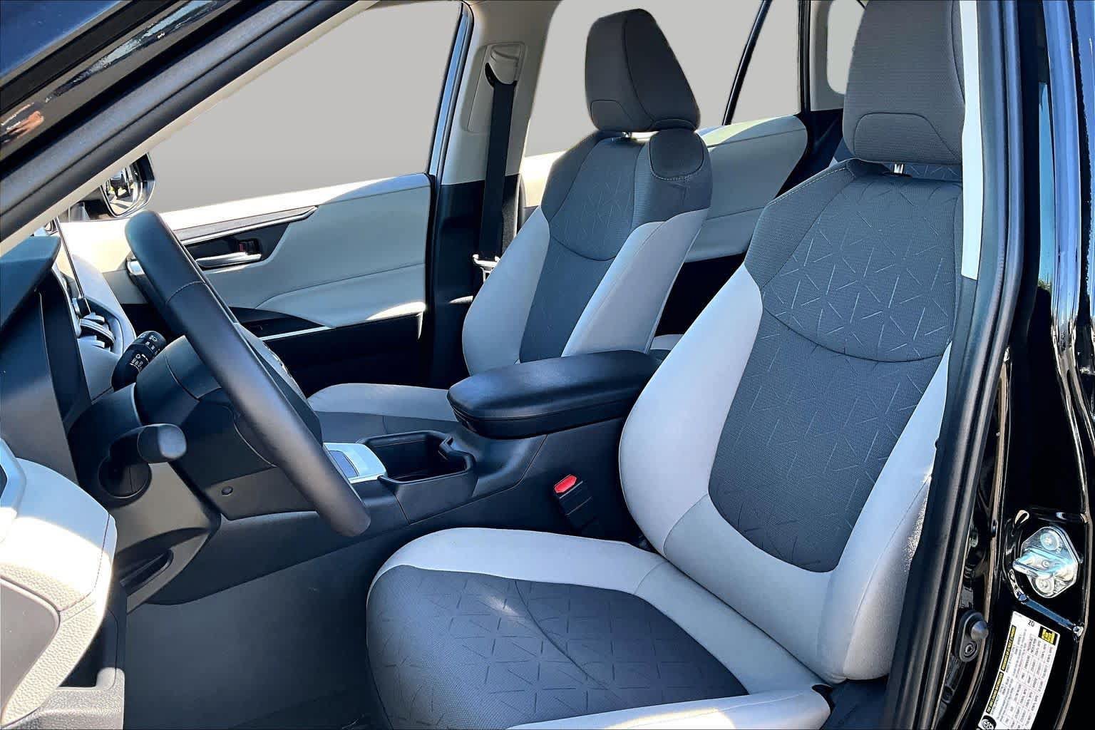 Certified 2025 Toyota RAV4 XLE w/ Convenience Package AWD/4WD image 7