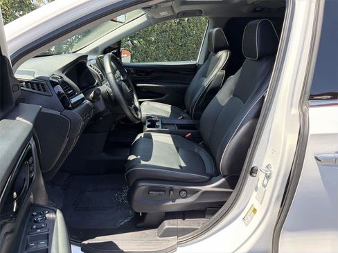 Used 2024 Honda Odyssey Elite image 12