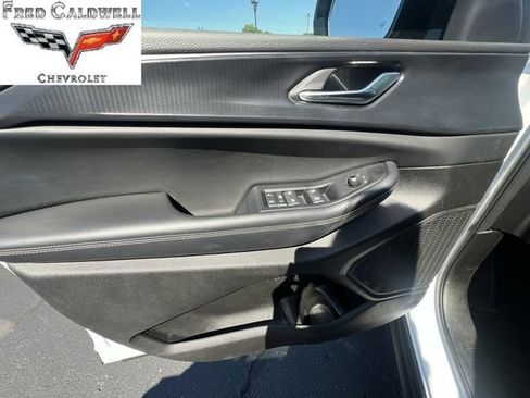 Used 2025 Jeep Grand Cherokee Altitude AWD/4WD image 27