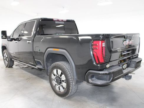 Used 2024 GMC Sierra 2500 Denali w/ Denali Reserve Package AWD/4WD image 7