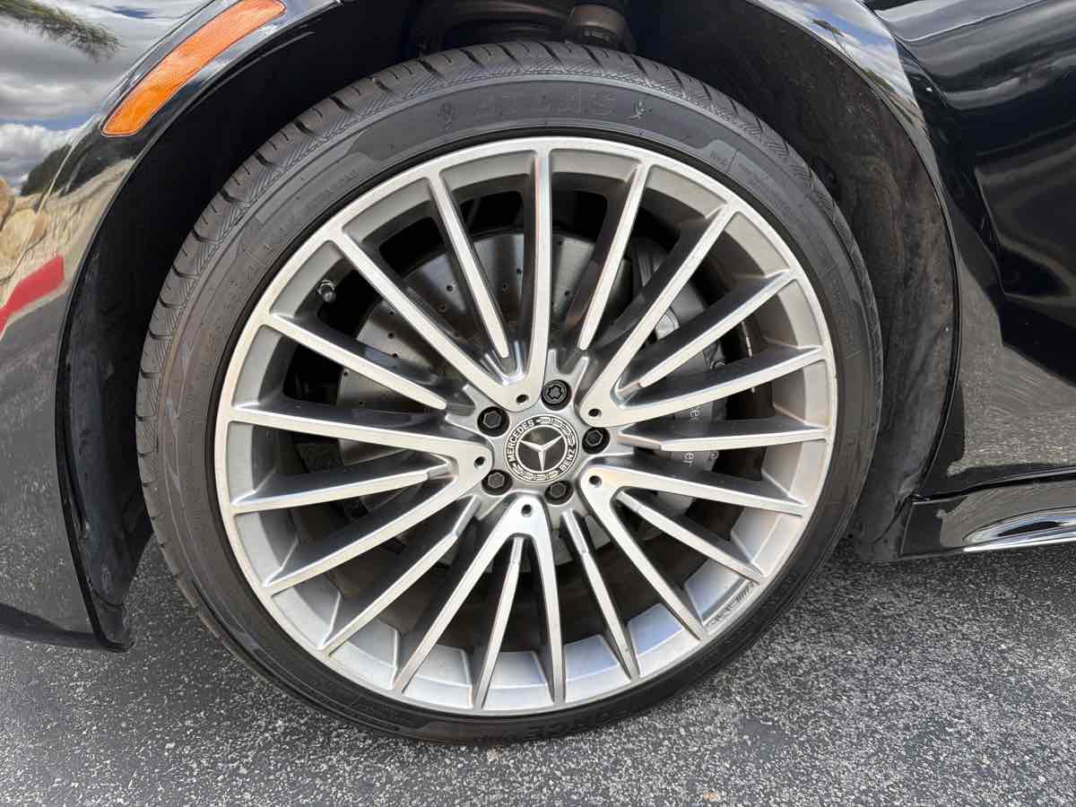 Used 2023 Mercedes-Benz S 500 4MATIC w/ AMG Line image 38