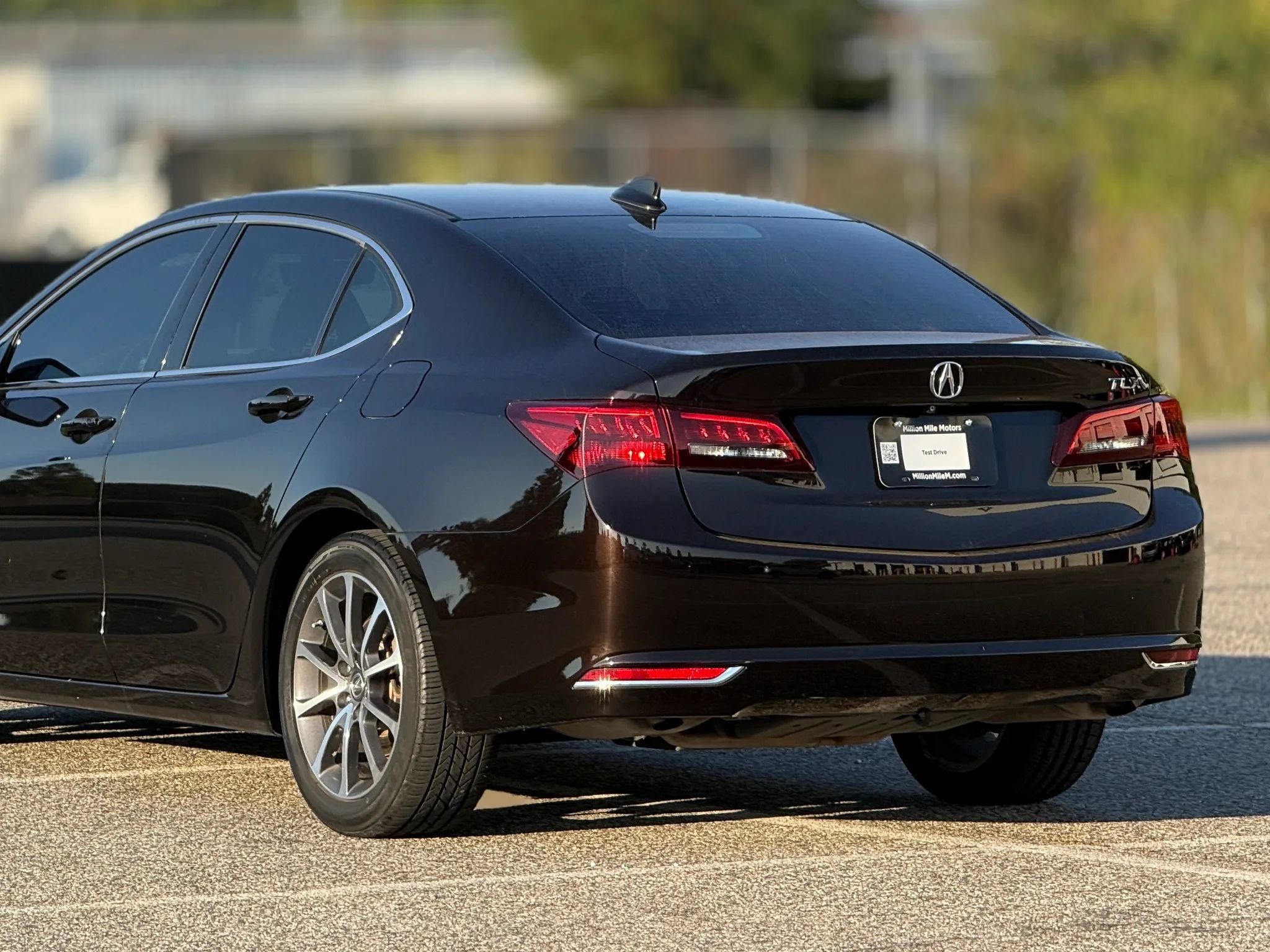 Used 2016 Acura TLX w/ Technology Package FWD image 16