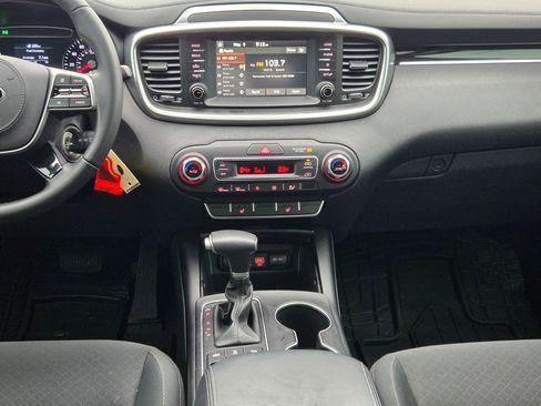 Used 2020 Kia Sorento LX w/ LX I4 Convenience Package AWD/4WD image 16