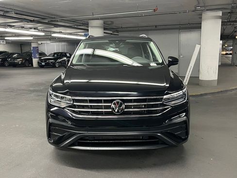 Used 2024 Volkswagen Tiguan SE w/ Panoramic Sunroof Package AWD/4WD image 32