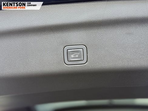 Used 2025 Cadillac Escalade ESV Sport AWD/4WD image 42