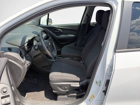 Used 2020 Chevrolet Trax LS w/ Tint and Cruise Package AWD/4WD image 12