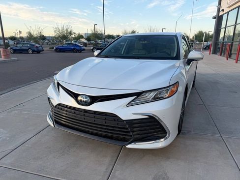 Used 2021 Toyota Camry XLE w/ Navigation Upgrade Package FWD image 13
