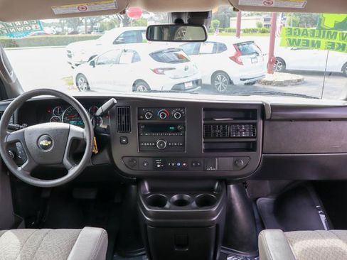 Used 2024 Chevrolet Express 3500 LT w/ LT Preferred Equipment Group RWD image 14