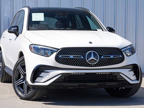 Used 2025 Mercedes-Benz GLC 300 image 4