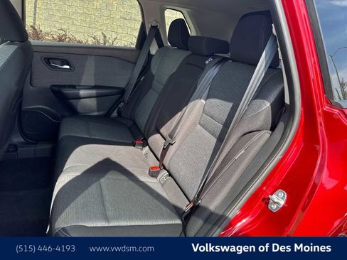 Used 2023 Nissan Rogue SV image 12